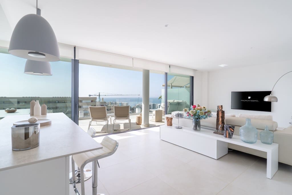 2 makuuhuone Huoneisto myytävänä paikassa Fuengirola mukana uima-altaan 
autotalli - 699 000 € (Ref: 9068708)