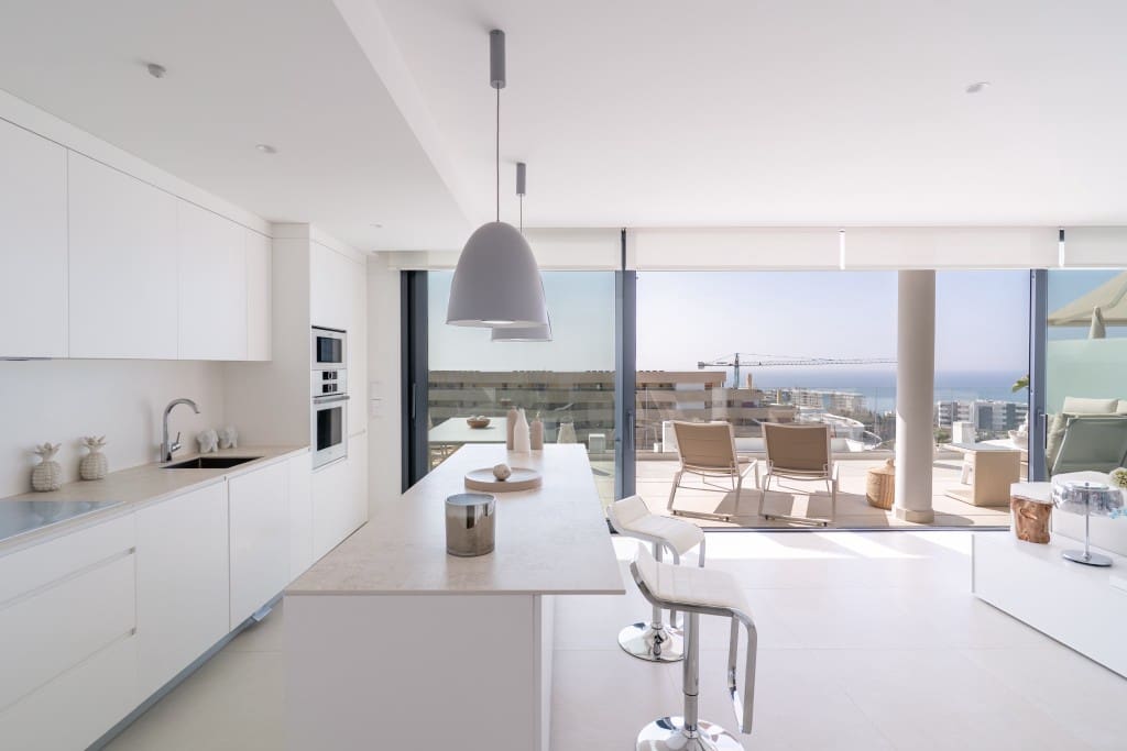 2 makuuhuone Huoneisto myytävänä paikassa Fuengirola mukana uima-altaan 
autotalli - 699 000 € (Ref: 9068708)