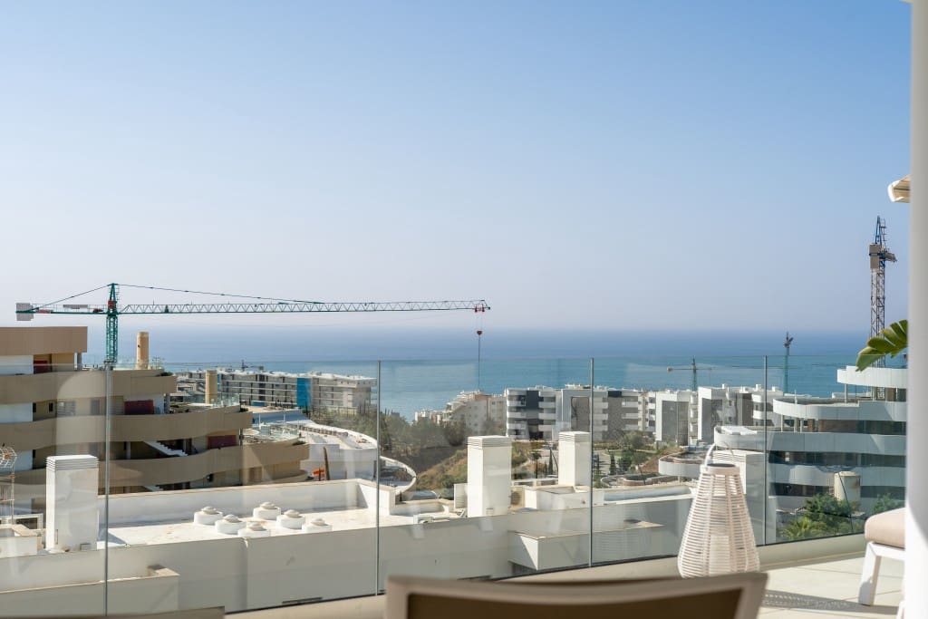 2 makuuhuone Huoneisto myytävänä paikassa Fuengirola mukana uima-altaan 
autotalli - 699 000 € (Ref: 9068708)