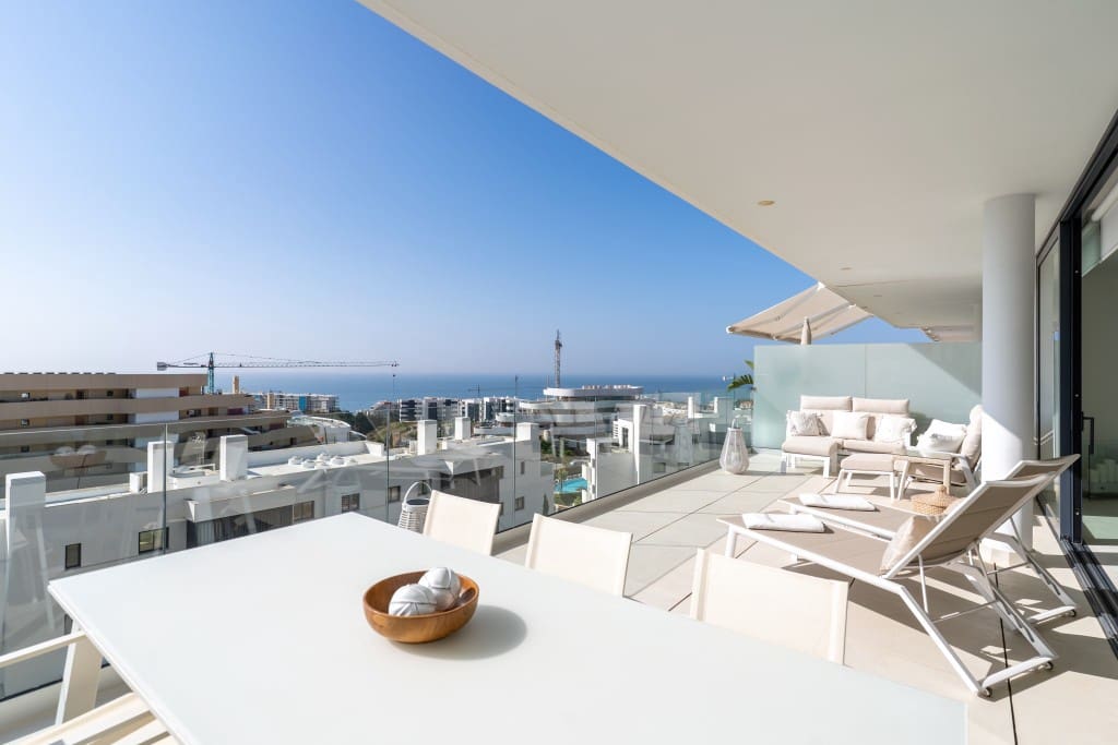 2 makuuhuone Huoneisto myytävänä paikassa Fuengirola mukana uima-altaan 
autotalli - 699 000 € (Ref: 9068708)