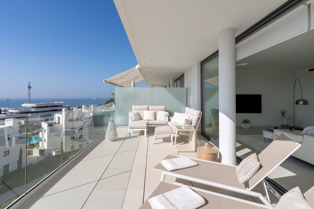 2 makuuhuone Huoneisto myytävänä paikassa Fuengirola mukana uima-altaan 
autotalli - 699 000 € (Ref: 9068708)