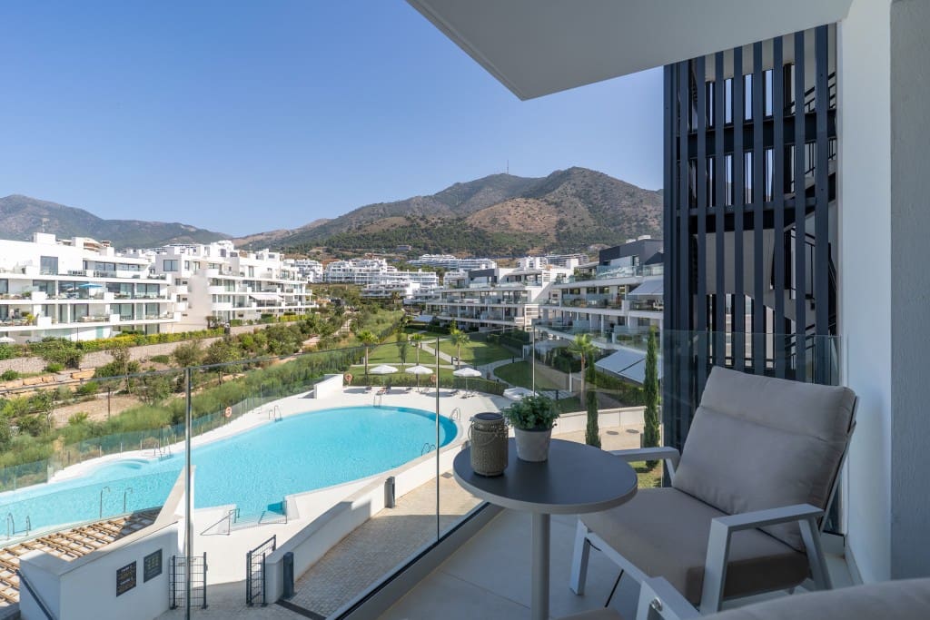 2 makuuhuone Huoneisto myytävänä paikassa Fuengirola mukana uima-altaan 
autotalli - 699 000 € (Ref: 9068708)