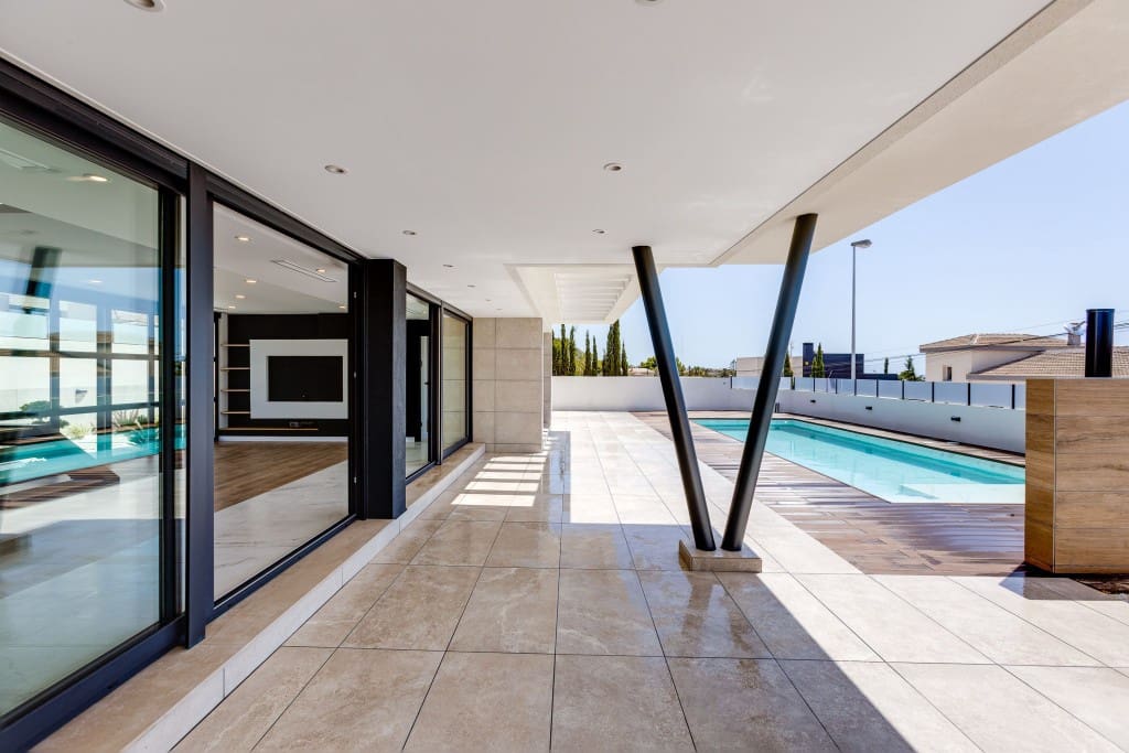 3 soverom Villa til salgs i Ciudad Quesada med svømmebasseng garasje - € 661 000 (Ref: 9085120)