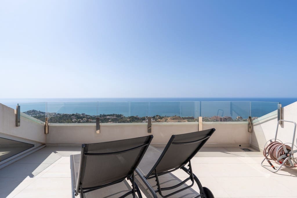 3 sypialnia Penthouse na sprzedaż w Benalmadena z basenem garażem - 1 095 000 € (Ref: 9095129)