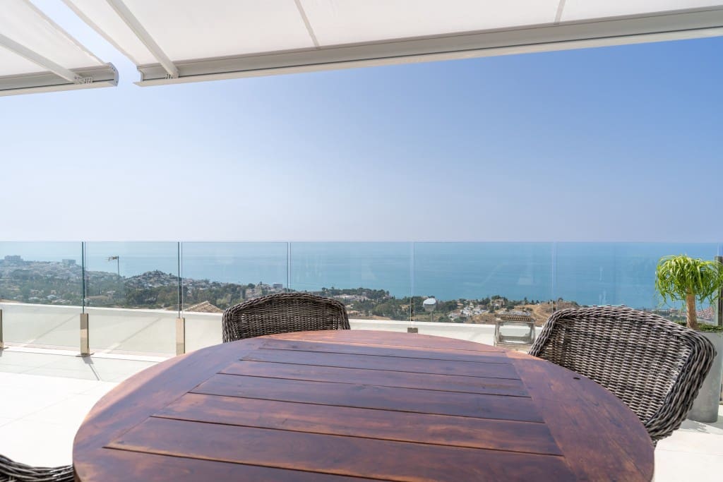 3 sypialnia Penthouse na sprzedaż w Benalmadena z basenem garażem - 1 095 000 € (Ref: 9095129)