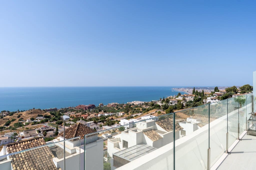 3 sypialnia Penthouse na sprzedaż w Benalmadena z basenem garażem - 1 095 000 € (Ref: 9095129)