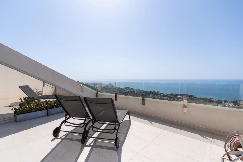 3 sypialnia Penthouse na sprzedaż w Benalmadena z basenem garażem - 1 095 000 € (Ref: 9095129)