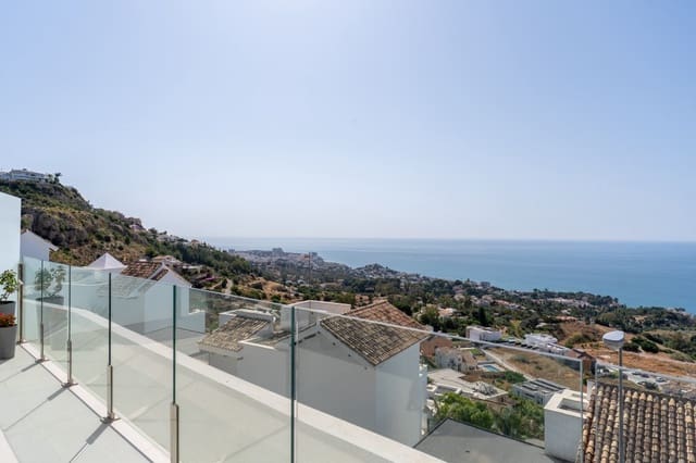 3 slaapkamer Penthouse te koop in Benalmádena pueblo, Benalmádena met zwembad garage - € 1.095.000 (Ref: 9095129)