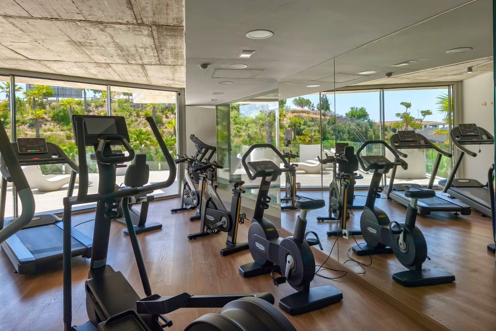 3 sypialnia Penthouse na sprzedaż w Benalmadena z basenem garażem - 1 095 000 € (Ref: 9095129)