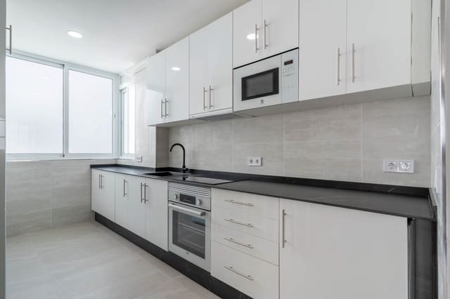 3 slaapkamer Appartement te koop in Los Boliches , Fuengirola - € 449.000 (Ref: 9113998)