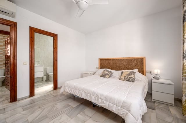 2 soveværelse Villa til salg i Nerja med swimmingpool garage - € 650.000 (Ref: 9114003)