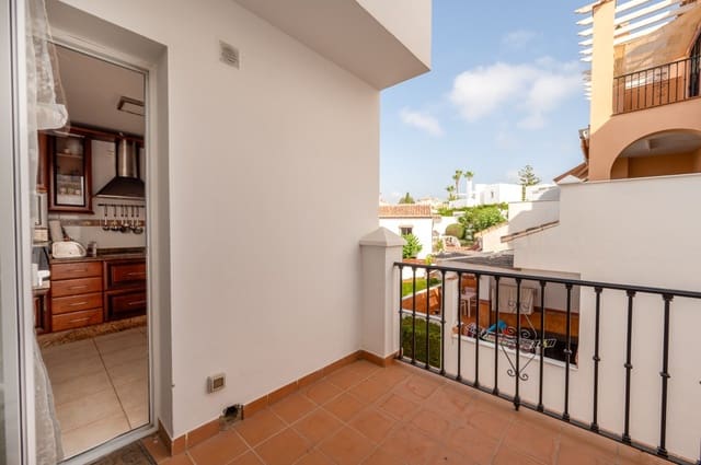 3 soveværelse Lejlighed til salg i Nerja med garage - € 390.000 (Ref: 9118598)