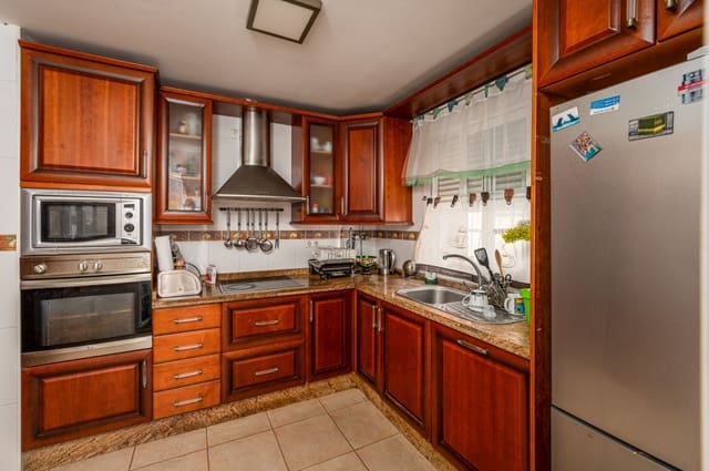 3 soveværelse Lejlighed til salg i Nerja med garage - € 390.000 (Ref: 9118598)