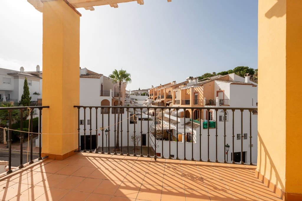 3 soveværelse Lejlighed til salg i Nerja med garage - € 390.000 (Ref: 9118598)