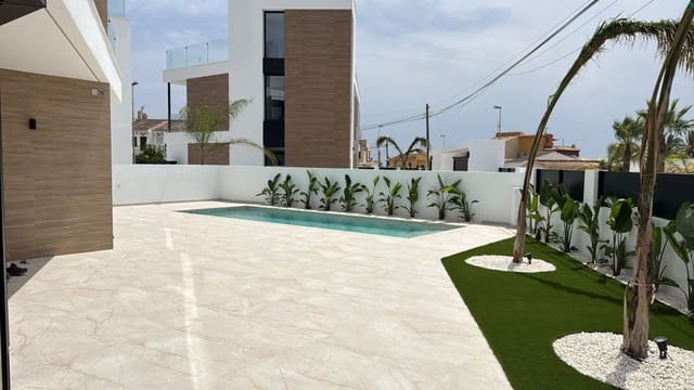 4 sovrum Villa till salu i Aguas Nuevas, Torrevieja med pool - 650 000 € (Ref: 9126682)