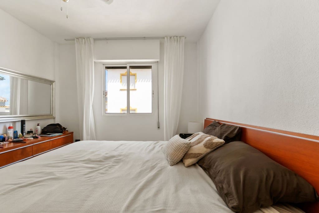 3 bedroom Apartment for sale in La Mata with pool - € 265,000 (Ref: 9129590)