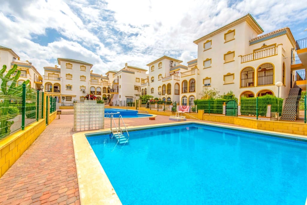 3 bedroom Apartment for sale in La Mata with pool - € 265,000 (Ref: 9129590)