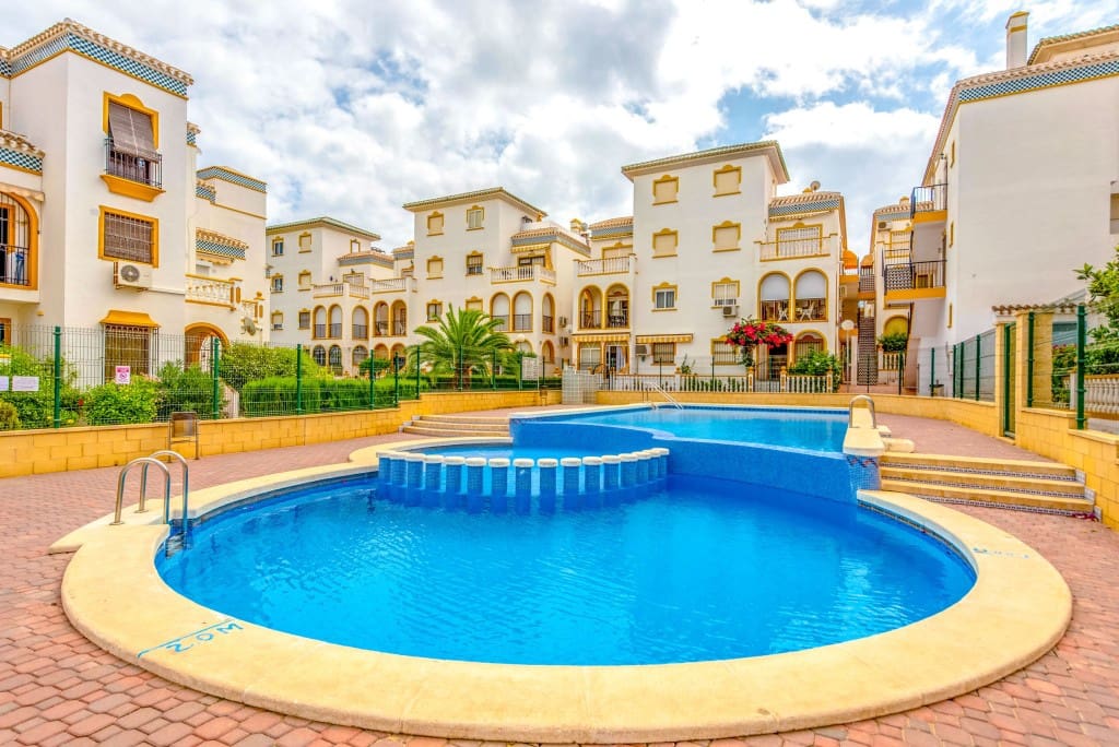 3 bedroom Apartment for sale in La Mata with pool - € 265,000 (Ref: 9129590)