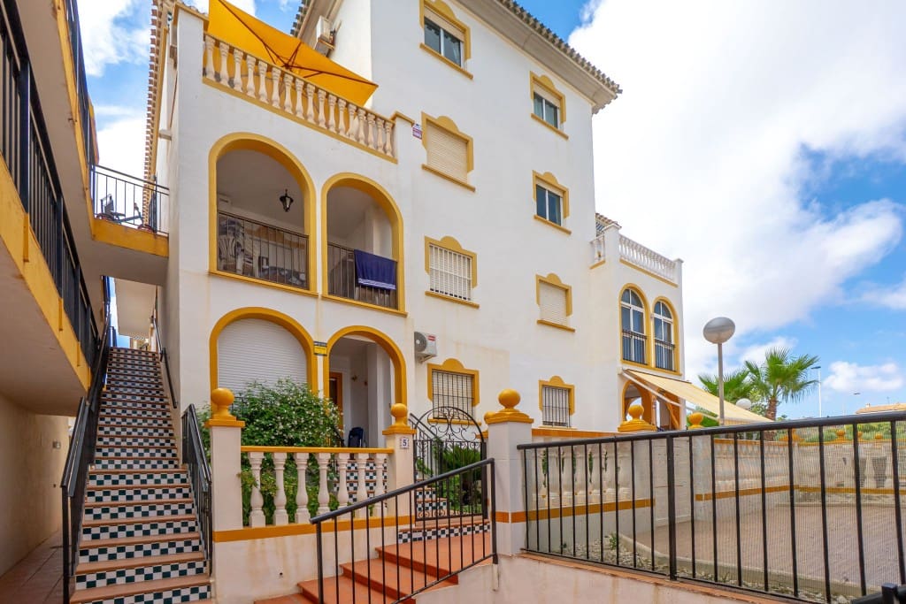 3 bedroom Apartment for sale in La Mata with pool - € 265,000 (Ref: 9129590)