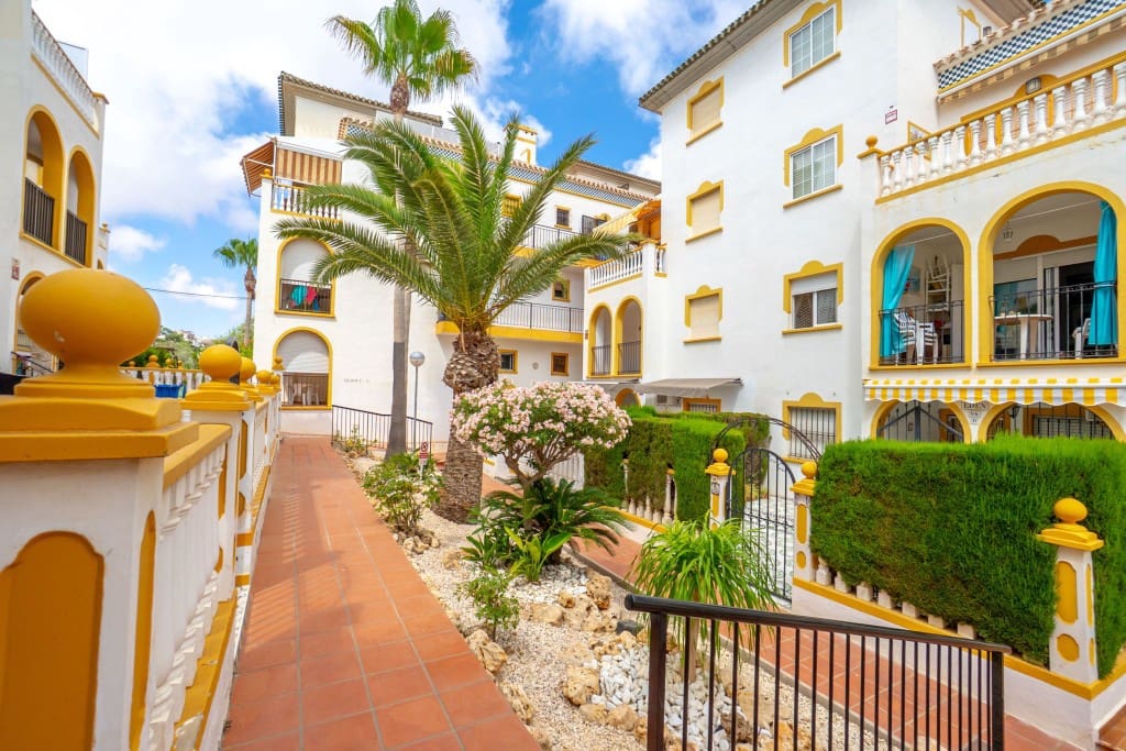 3 bedroom Apartment for sale in La Mata with pool - € 265,000 (Ref: 9129590)