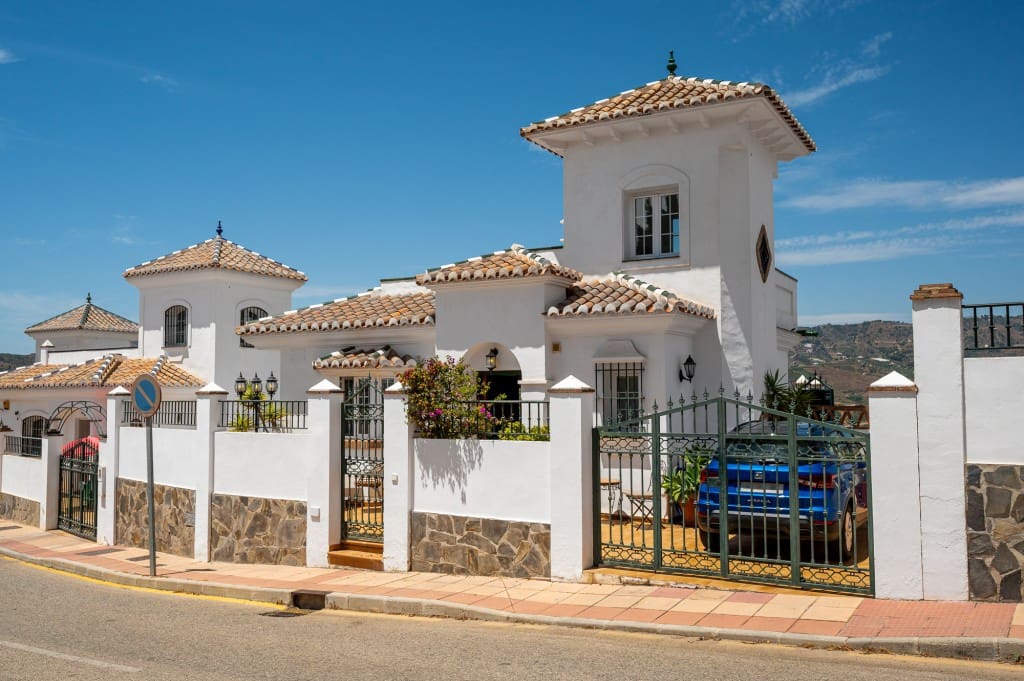 4 slaapkamer Villa te koop in Nerja met zwembad - € 549.000 (Ref: 9134271)