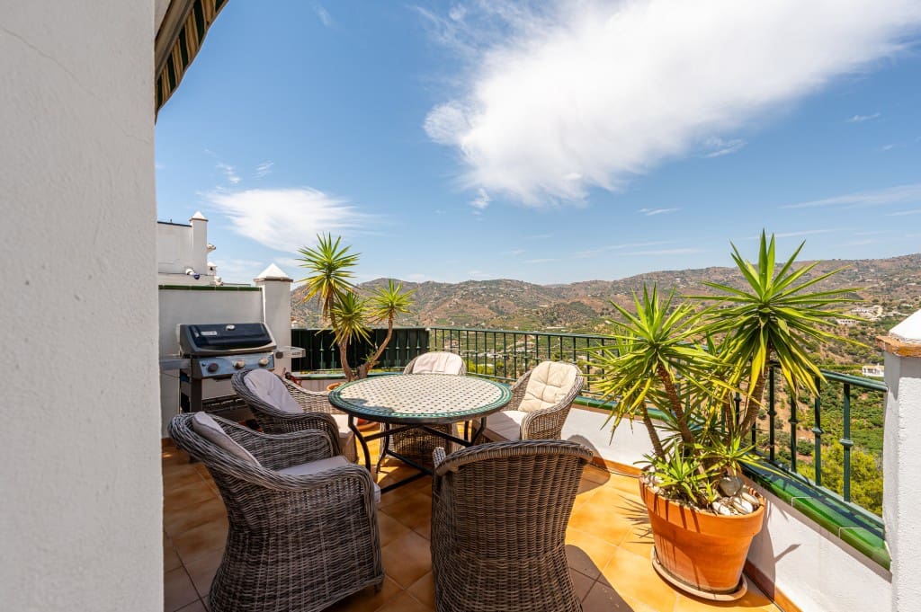 4 slaapkamer Villa te koop in Nerja met zwembad - € 549.000 (Ref: 9134271)