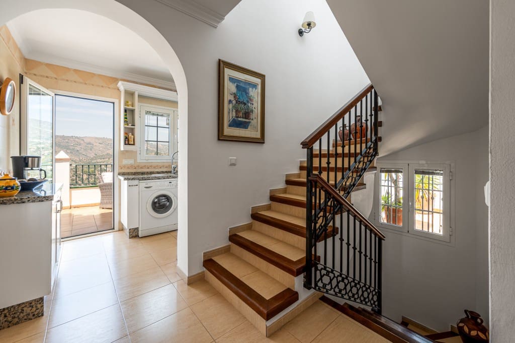 4 slaapkamer Villa te koop in Nerja met zwembad - € 549.000 (Ref: 9134271)