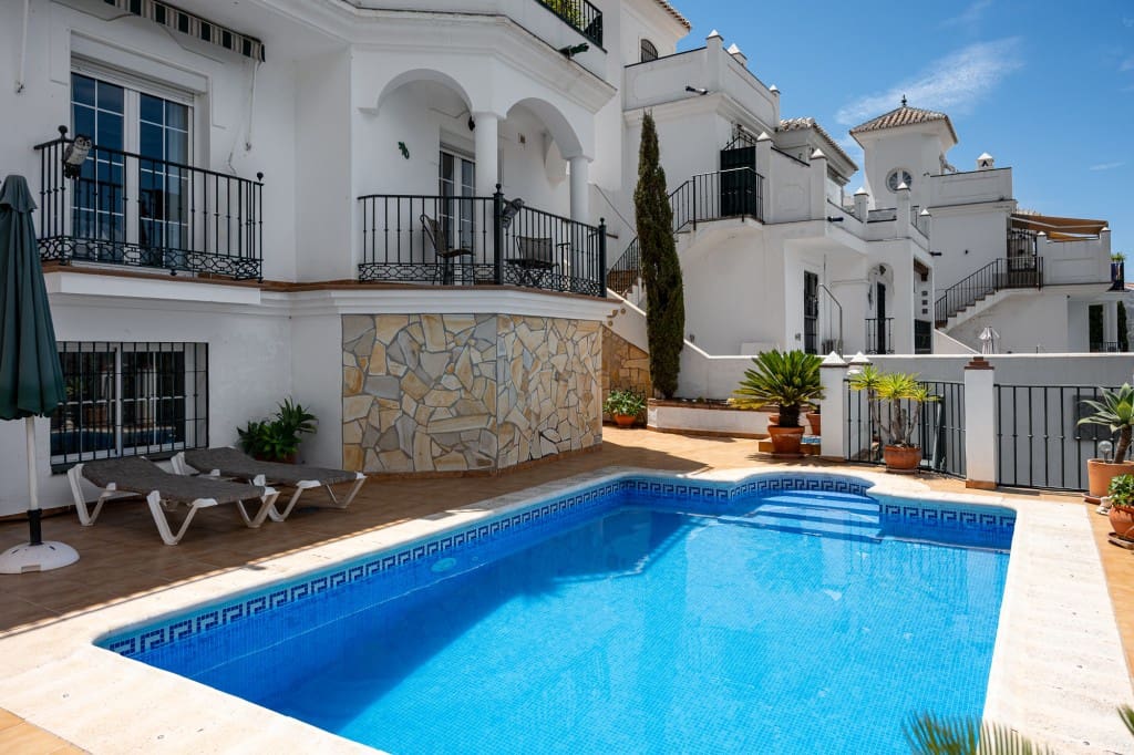 4 slaapkamer Villa te koop in Nerja met zwembad - € 549.000 (Ref: 9134271)