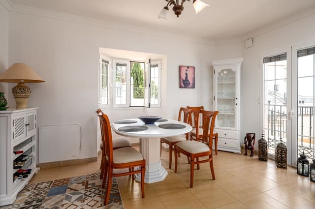 4 slaapkamer Villa te koop in Nerja met zwembad - € 549.000 (Ref: 9134271)