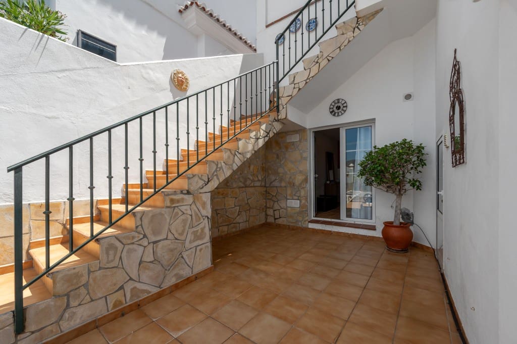 4 slaapkamer Villa te koop in Nerja met zwembad - € 549.000 (Ref: 9134271)