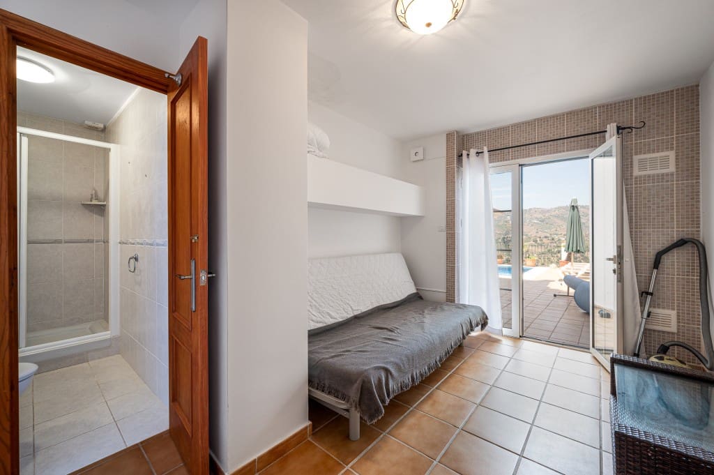 4 slaapkamer Villa te koop in Nerja met zwembad - € 549.000 (Ref: 9134271)