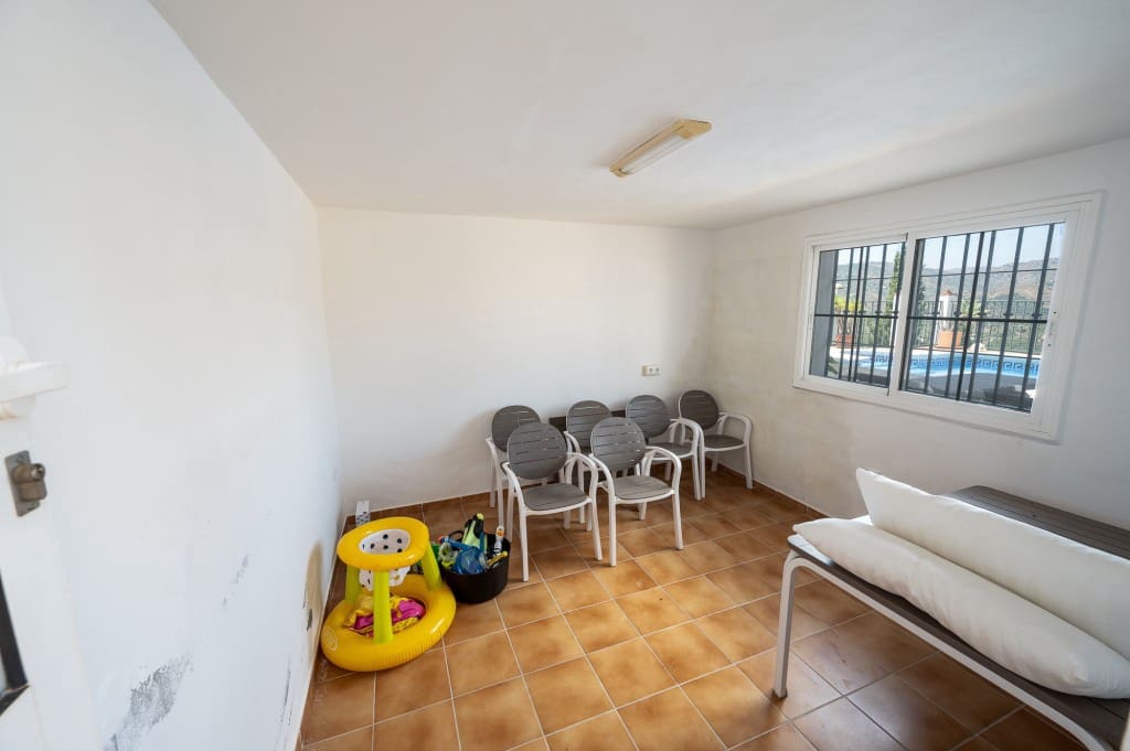 4 slaapkamer Villa te koop in Nerja met zwembad - € 549.000 (Ref: 9134271)