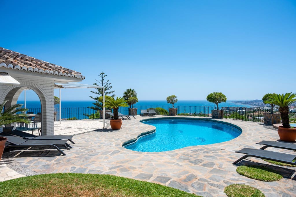 4 soveværelse Villa til salg i La Capellania med swimmingpool - € 2.695.000 (Ref: 9145345)