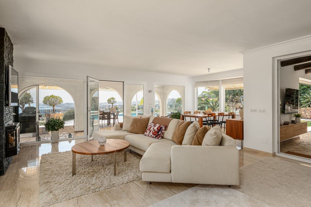 4 soveværelse Villa til salg i La Capellania med swimmingpool - € 2.695.000 (Ref: 9145345)