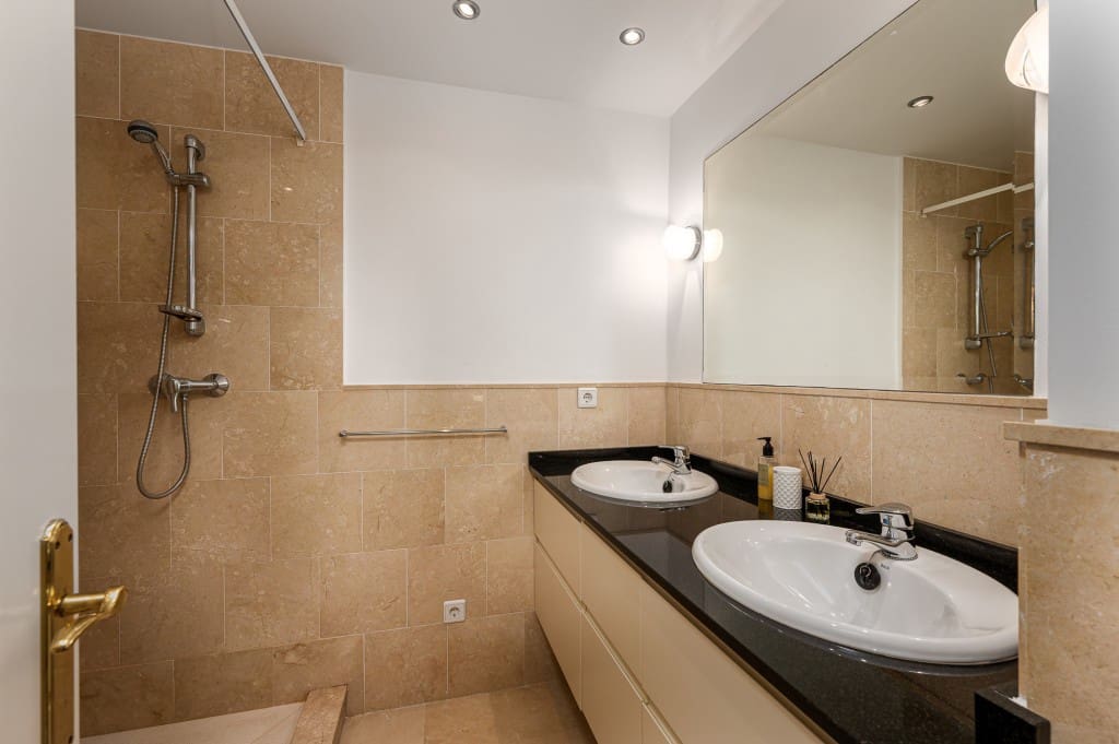 4 soveværelse Villa til salg i La Capellania med swimmingpool - € 2.695.000 (Ref: 9145345)