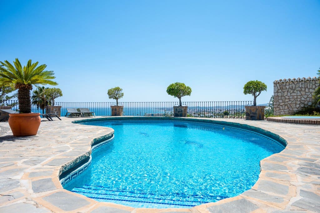 4 soveværelse Villa til salg i La Capellania med swimmingpool - € 2.695.000 (Ref: 9145345)