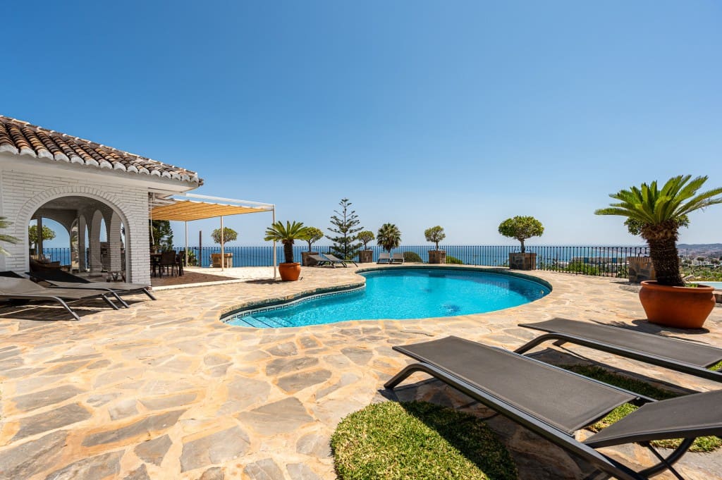 4 soveværelse Villa til salg i La Capellania med swimmingpool - € 2.695.000 (Ref: 9145345)