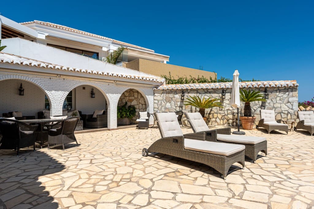 4 soveværelse Villa til salg i La Capellania med swimmingpool - € 2.695.000 (Ref: 9145345)