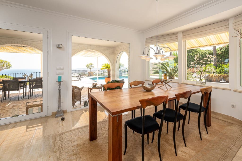 4 soveværelse Villa til salg i La Capellania med swimmingpool - € 2.695.000 (Ref: 9145345)