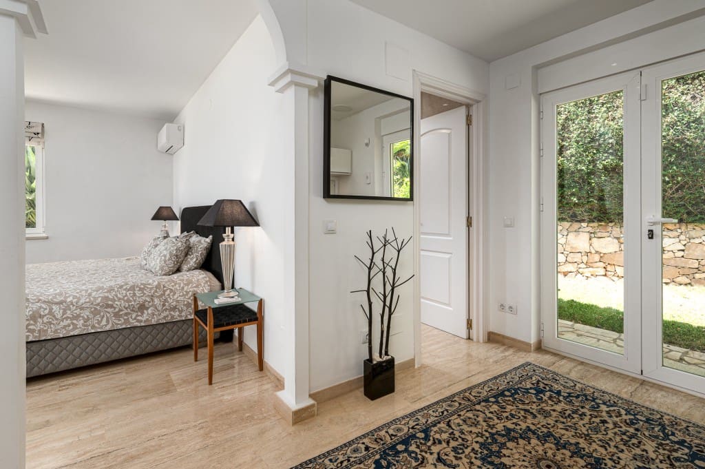 4 soveværelse Villa til salg i La Capellania med swimmingpool - € 2.695.000 (Ref: 9145345)