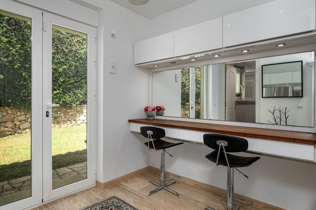 4 soveværelse Villa til salg i La Capellania med swimmingpool - € 2.695.000 (Ref: 9145345)