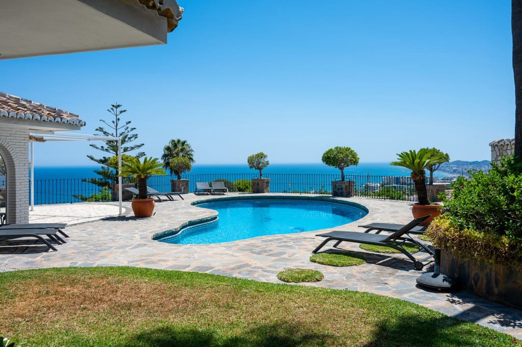 4 soveværelse Villa til salg i La Capellania med swimmingpool - € 2.695.000 (Ref: 9145345)