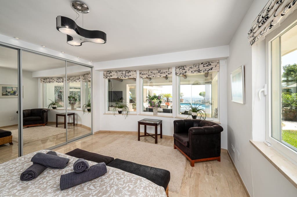 4 soveværelse Villa til salg i La Capellania med swimmingpool - € 2.695.000 (Ref: 9145345)