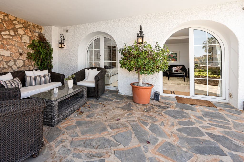 4 soveværelse Villa til salg i La Capellania med swimmingpool - € 2.695.000 (Ref: 9145345)