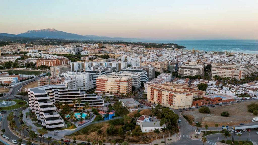 2 makuuhuone Huoneisto myytävänä paikassa Estepona mukana uima-altaan - 595 000 € (Ref: 9145347)