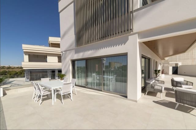 4 soveværelse Villa til salg i Campoamor, Orihuela med swimmingpool - € 1.240.000 (Ref: 9145348)