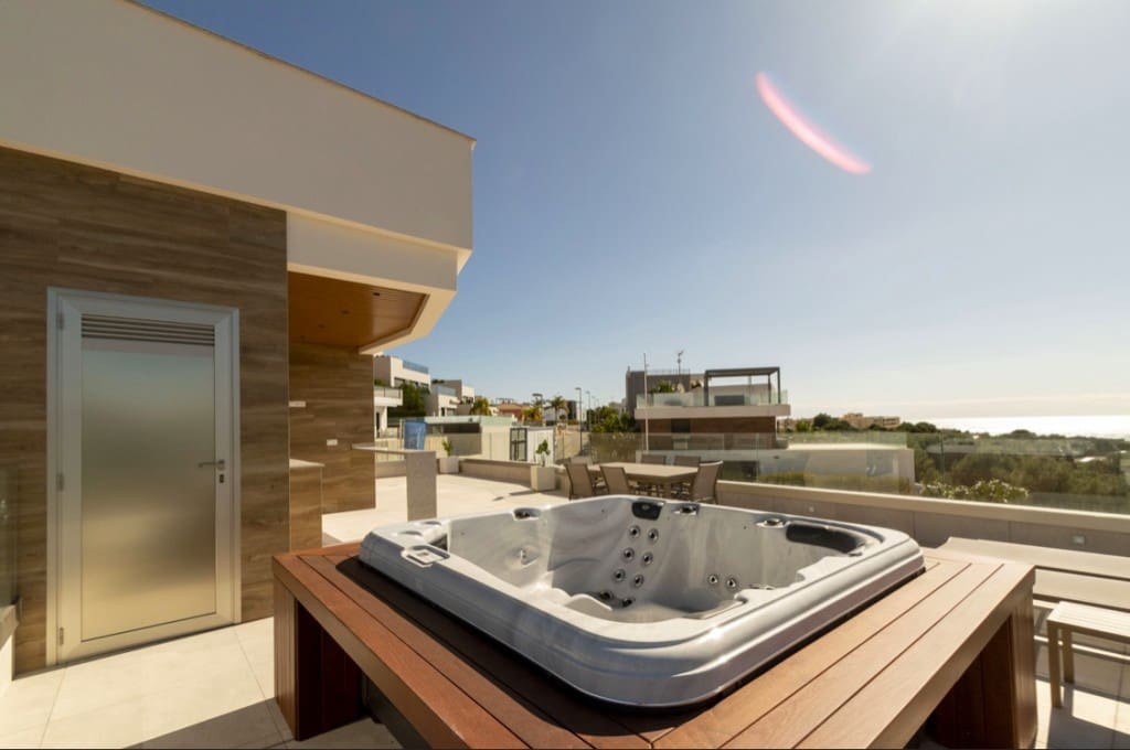 4 bedroom Villa for sale in Campoamor with pool - € 1,240,000 (Ref: 9145348)