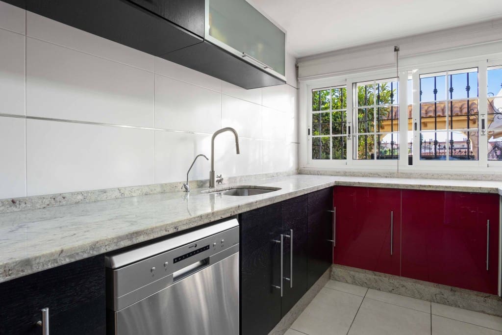 5 soveværelse Villa til salg i Las Mimosas med swimmingpool garage - € 350.000 (Ref: 9145349)