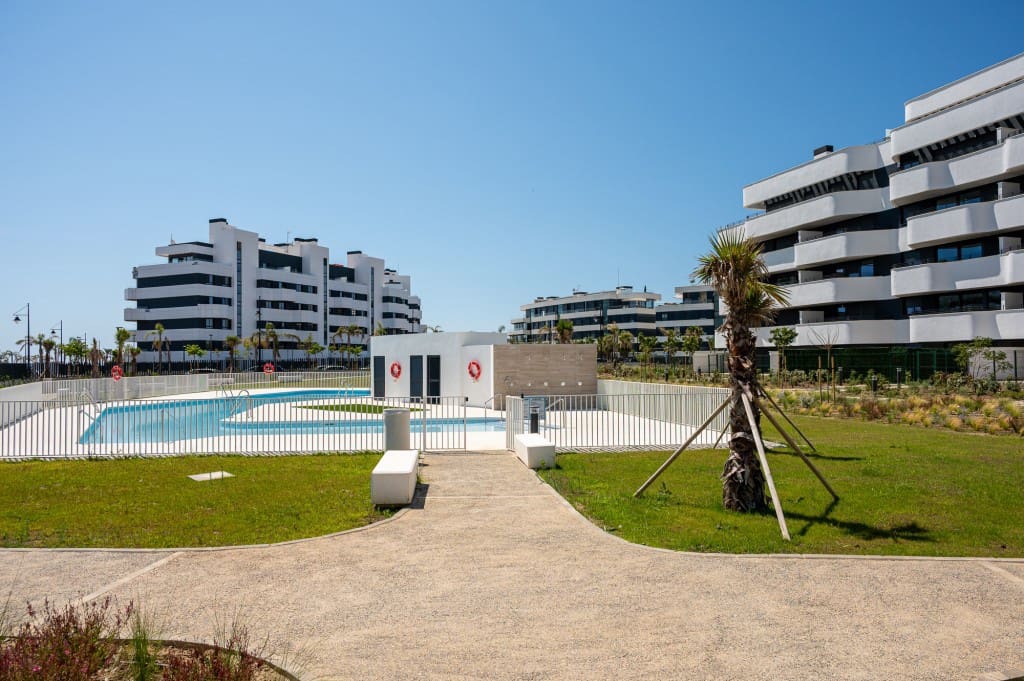 2 sovrum Takvåning till salu i Torremolinos med pool garage - 899 000 € (Ref: 9146943)