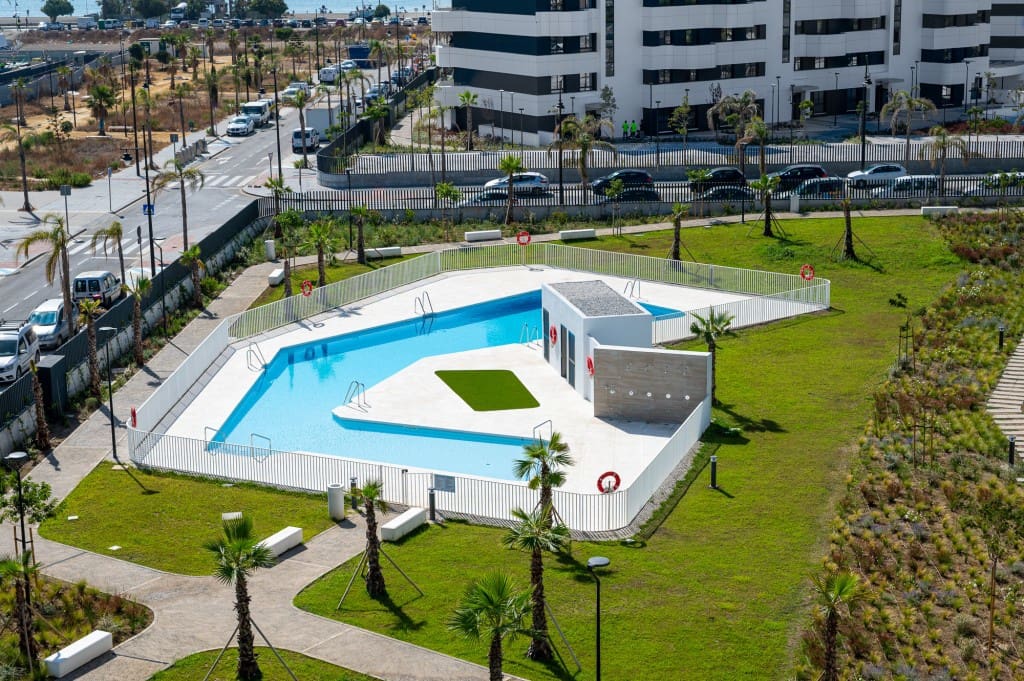 2 sovrum Takvåning till salu i Torremolinos med pool garage - 899 000 € (Ref: 9146943)